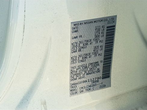 Used 2024 Nissan Titan SV w/ SV Convenience Package image 31