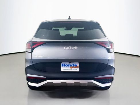 Used 2024 Kia Sportage LX AWD/4WD image 8