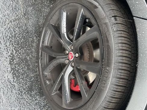 Used 2020 Jaguar F-PACE SVR image 11