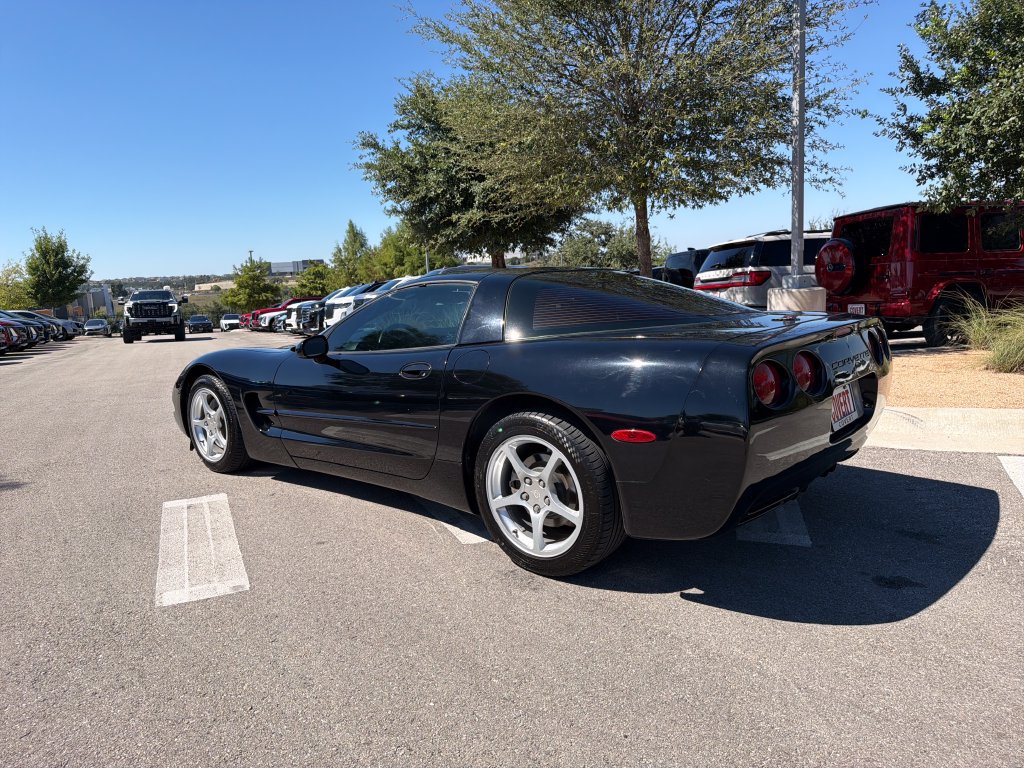 Used 2000 Chevrolet Corvette Coupe w/ Roof Pkg RWD image 6