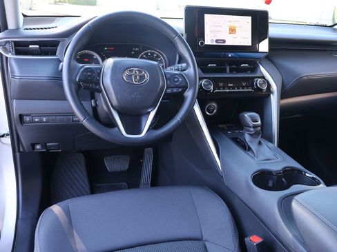 Used 2024 Toyota Venza LE image 23