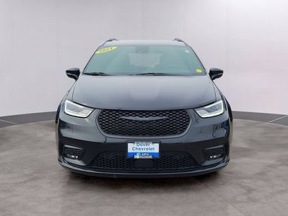 Used 2024 Chrysler Pacifica Premium