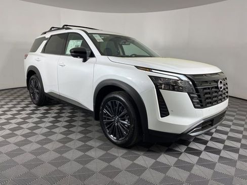 New 2026 Nissan Pathfinder SL w/ SL Premium Package AWD/4WD image 3