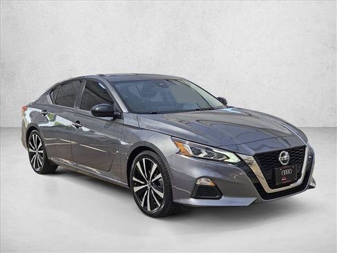 Used 2022 Nissan Altima 2.5 SR FWD image 3