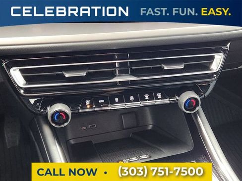 Used 2025 Chevrolet Traverse LT w/ Midnight/Sport Edition image 24