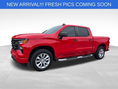 Used 2022 Chevrolet Silverado 1500 Custom RWD image 2