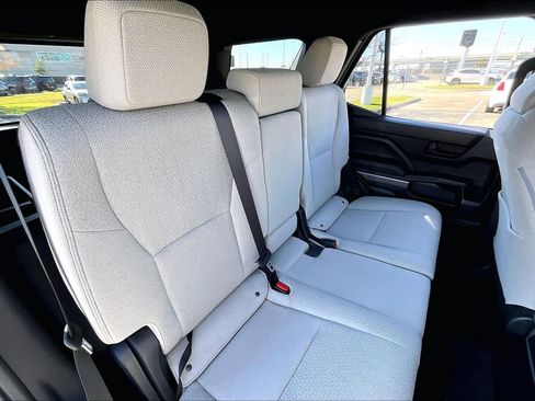 Used 2025 Toyota 4Runner SR5 image 18