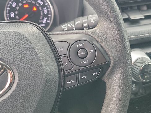 Certified 2021 Toyota RAV4 XLE image 21