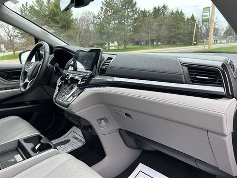 Used 2024 Honda Odyssey Elite image 45