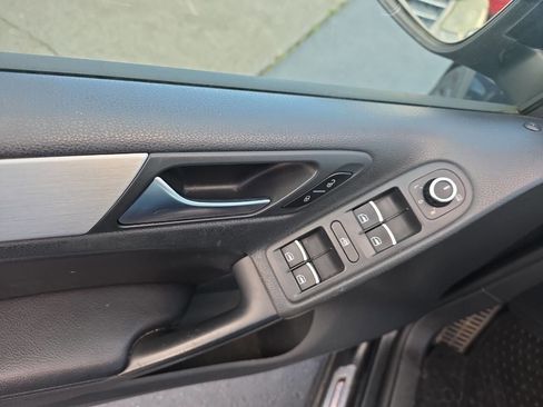 Used 2012 Volkswagen GTI 4-Door image 12