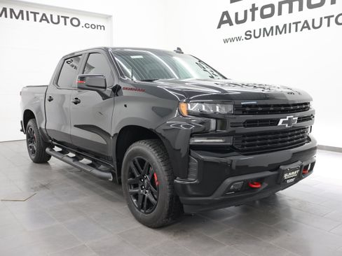 Used 2022 Chevrolet Silverado 1500 RST w/ Redline Edition AWD/4WD image 2