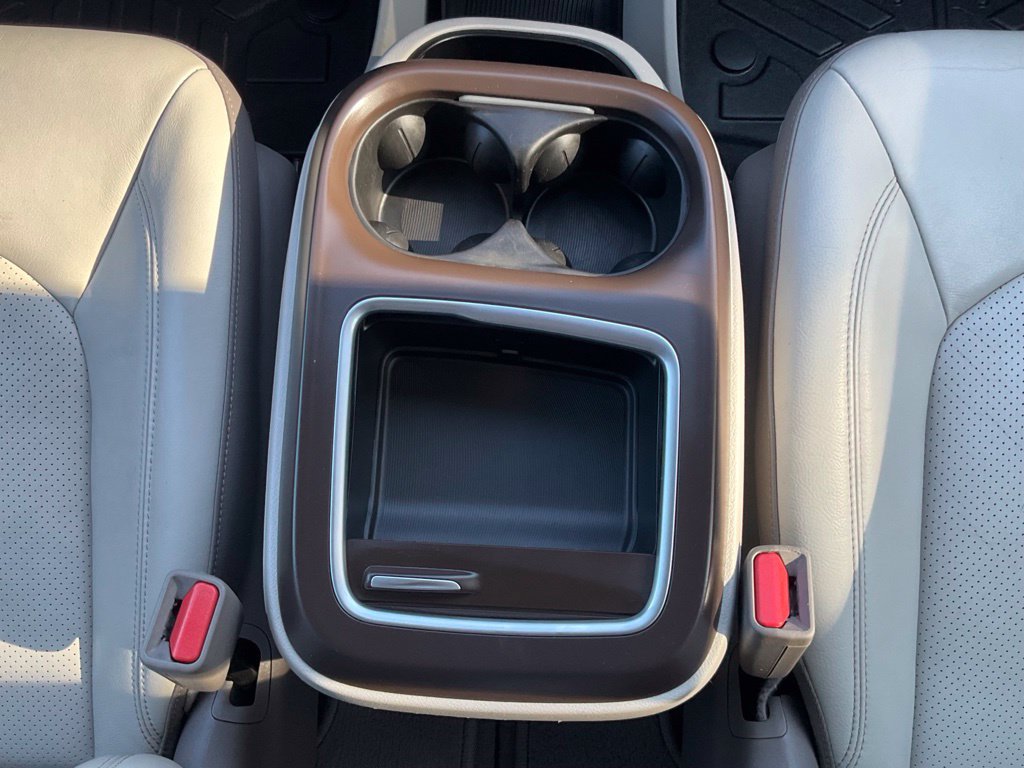Used 2017 Chrysler Pacifica Touring-L Plus FWD image 24