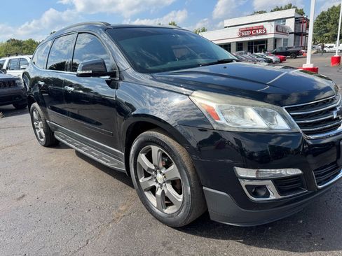 Used 2017 Chevrolet Traverse LT w/ Graphite Special Edition FWD image 12