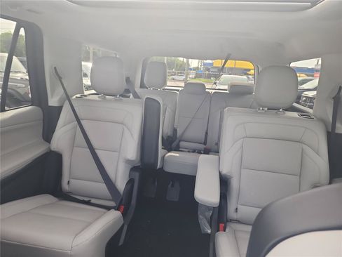 New 2026 Lincoln Navigator Reserve AWD/4WD image 15