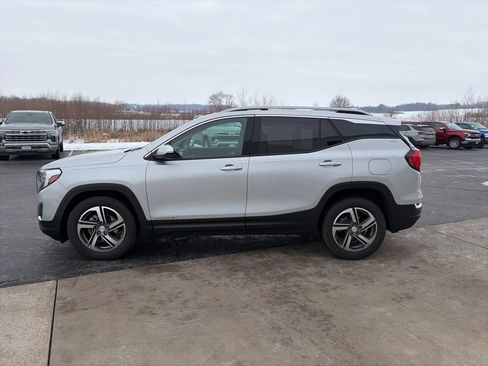 Certified 2021 GMC Terrain SLT image 4