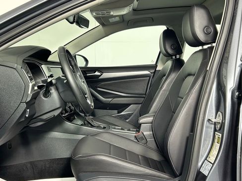 Used 2021 Volkswagen Jetta SE w/ SE Cold Weather Package FWD image 27