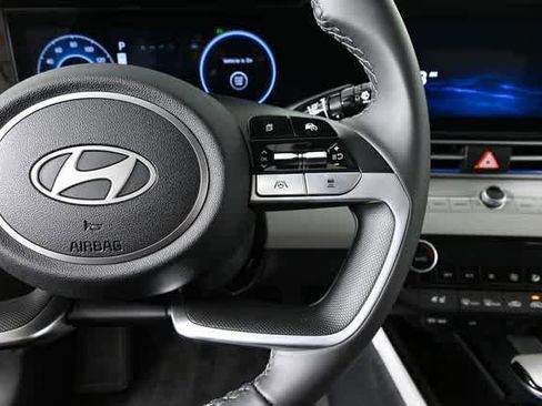 New 2025 Hyundai Elantra Limited image 13