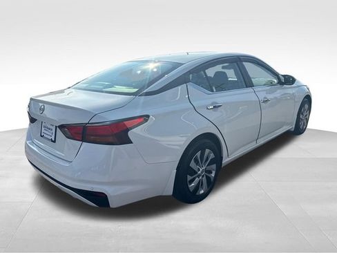 Certified 2024 Nissan Altima 2.5 S FWD image 6