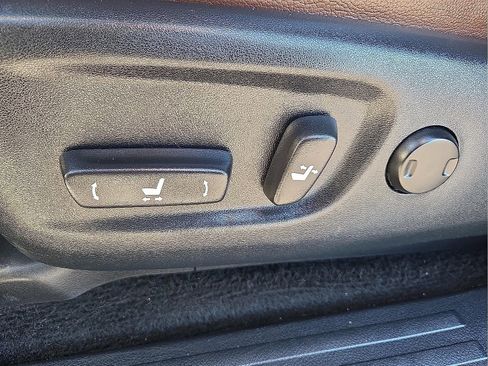 Used 2018 Toyota 4Runner Limited image 16