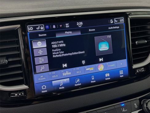 Used 2025 Chrysler Pacifica Select FWD image 7