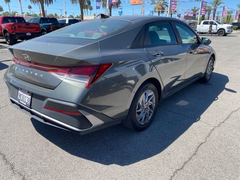 Used 2024 Hyundai Elantra SEL FWD image 6