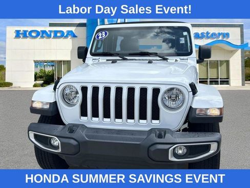 Used 2023 Jeep Wrangler Unlimited Sahara AWD/4WD image 2