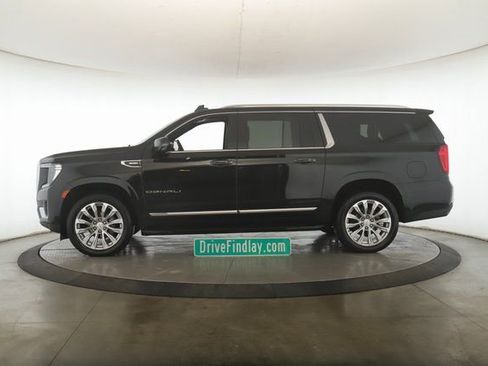 Used 2024 GMC Yukon XL Denali image 9