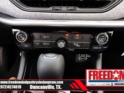 New 2026 Jeep Compass Latitude image 24