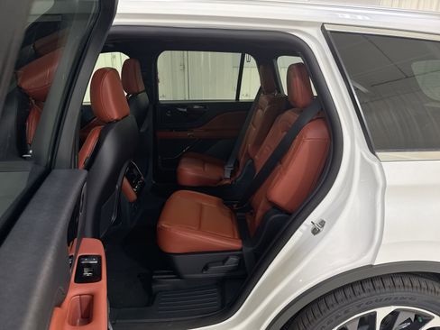 New 2025 Lincoln Aviator Reserve image 25