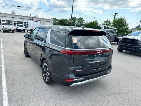 Used 2023 Kia Carnival EX FWD image 14