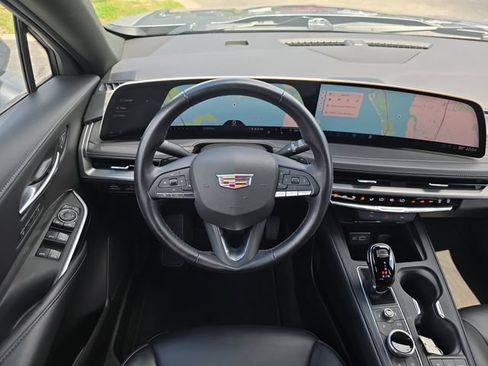 Used 2025 Cadillac XT4 Premium Luxury FWD image 14