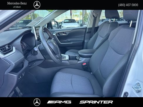 Used 2025 Toyota RAV4 XLE FWD image 9