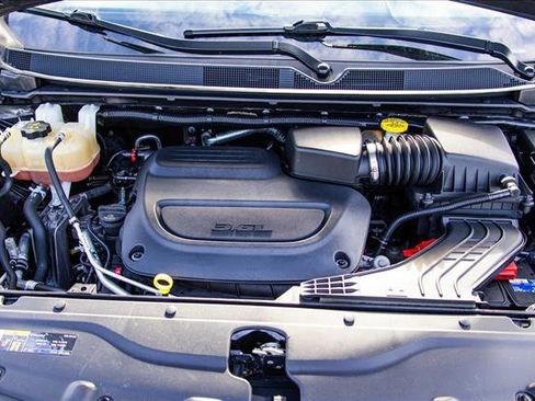 Used 2020 Chrysler Pacifica Touring-L image 26