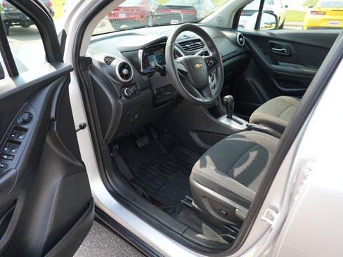Used 2016 Chevrolet Trax LS AWD/4WD image 13