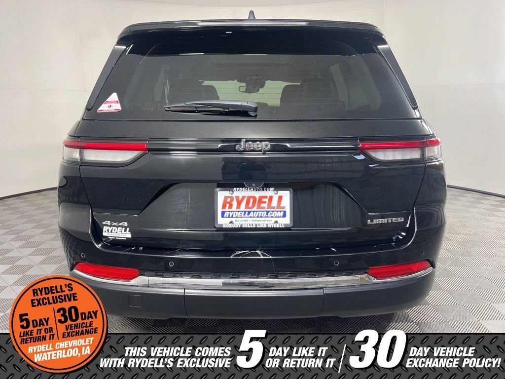 Used 2023 Jeep Grand Cherokee Limited w/ Luxury Tech Group II AWD/4WD image 5