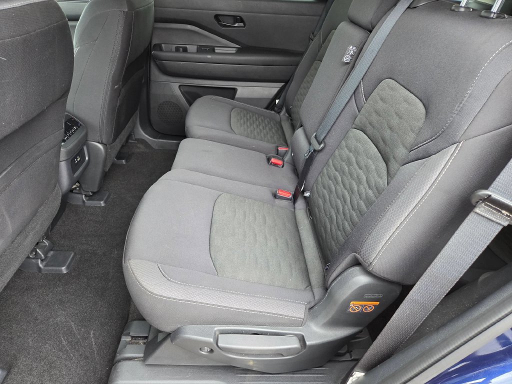 Used 2025 Nissan Pathfinder SV AWD/4WD image 27