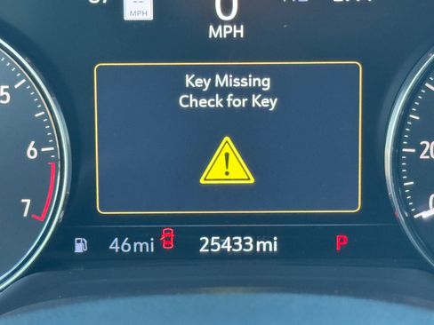 Used 2022 Buick Envision Essence w/ Technology Package II image 25