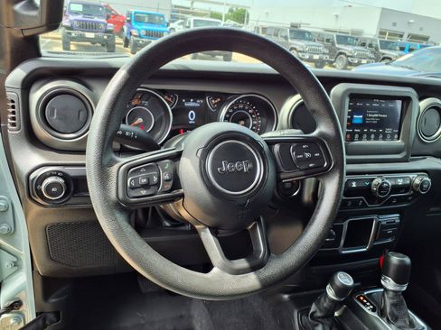 Used 2023 Jeep Wrangler Sport AWD/4WD image 15