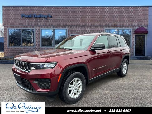 Used 2024 Jeep Grand Cherokee Laredo w/ Trailer Tow Package AWD/4WD image 1