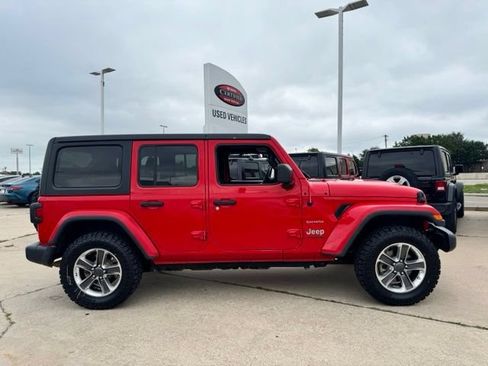 Used 2020 Jeep Wrangler Unlimited Sahara AWD/4WD image 4