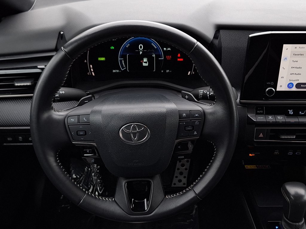 Used 2025 Toyota Camry SE FWD image 15