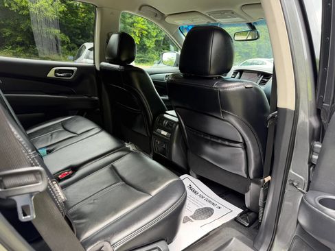 Used 2020 Nissan Pathfinder SL AWD/4WD image 21