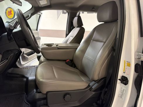 Used 2022 Ford F250 XL w/ STX Appearance Package RWD image 26