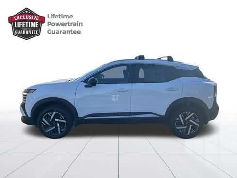 New 2026 Nissan Kicks SV FWD image 2