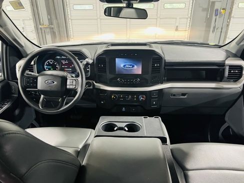 Used 2021 Ford F150 XL w/ XL Chrome Appearance Package image 4