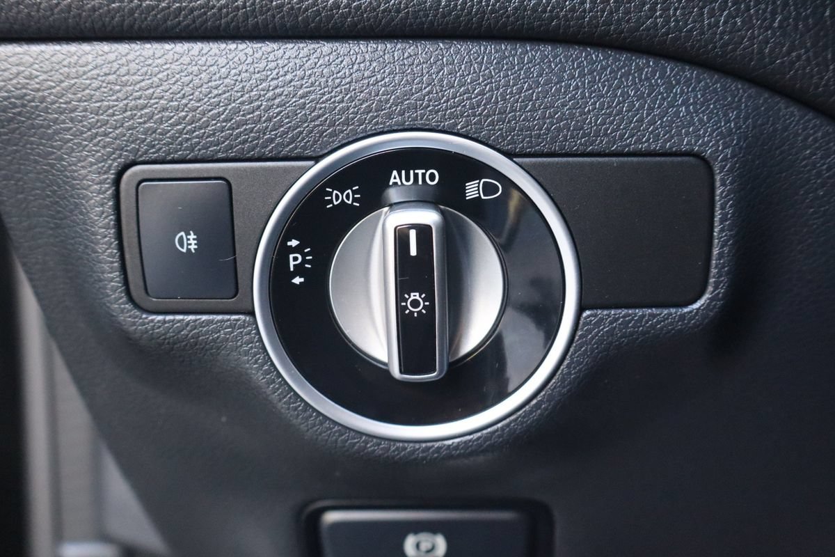 Used 2015 Mercedes-Benz CLA 250 4MATIC image 33