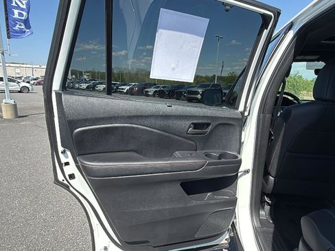 Used 2022 Honda Pilot TrailSport image 22