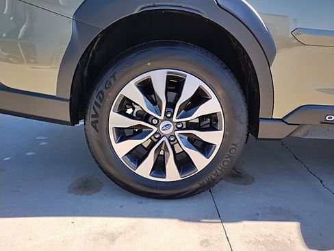 Certified 2025 Subaru Outback Limited image 17