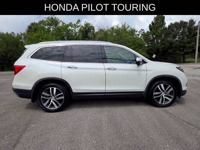 Used 2018 Honda Pilot Touring image 2
