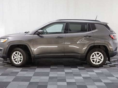 Used 2018 Jeep Compass Sport image 4